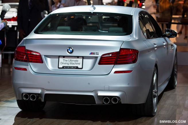 la-auto-show-2011-bmw-m5-frozen-silver-8