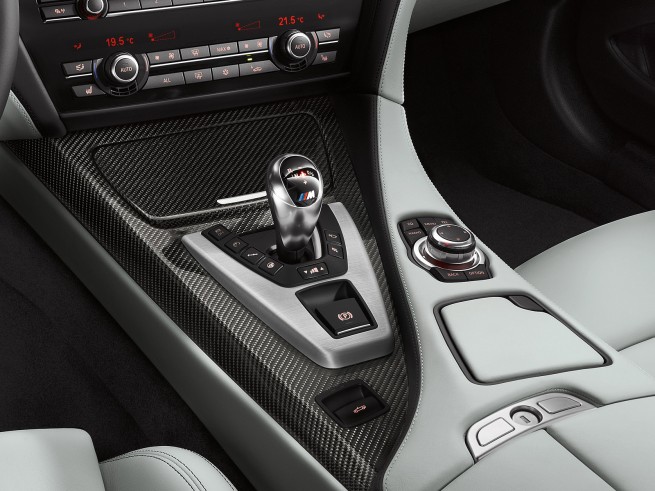 m6_convertible_wallpaper_1600x1200_13