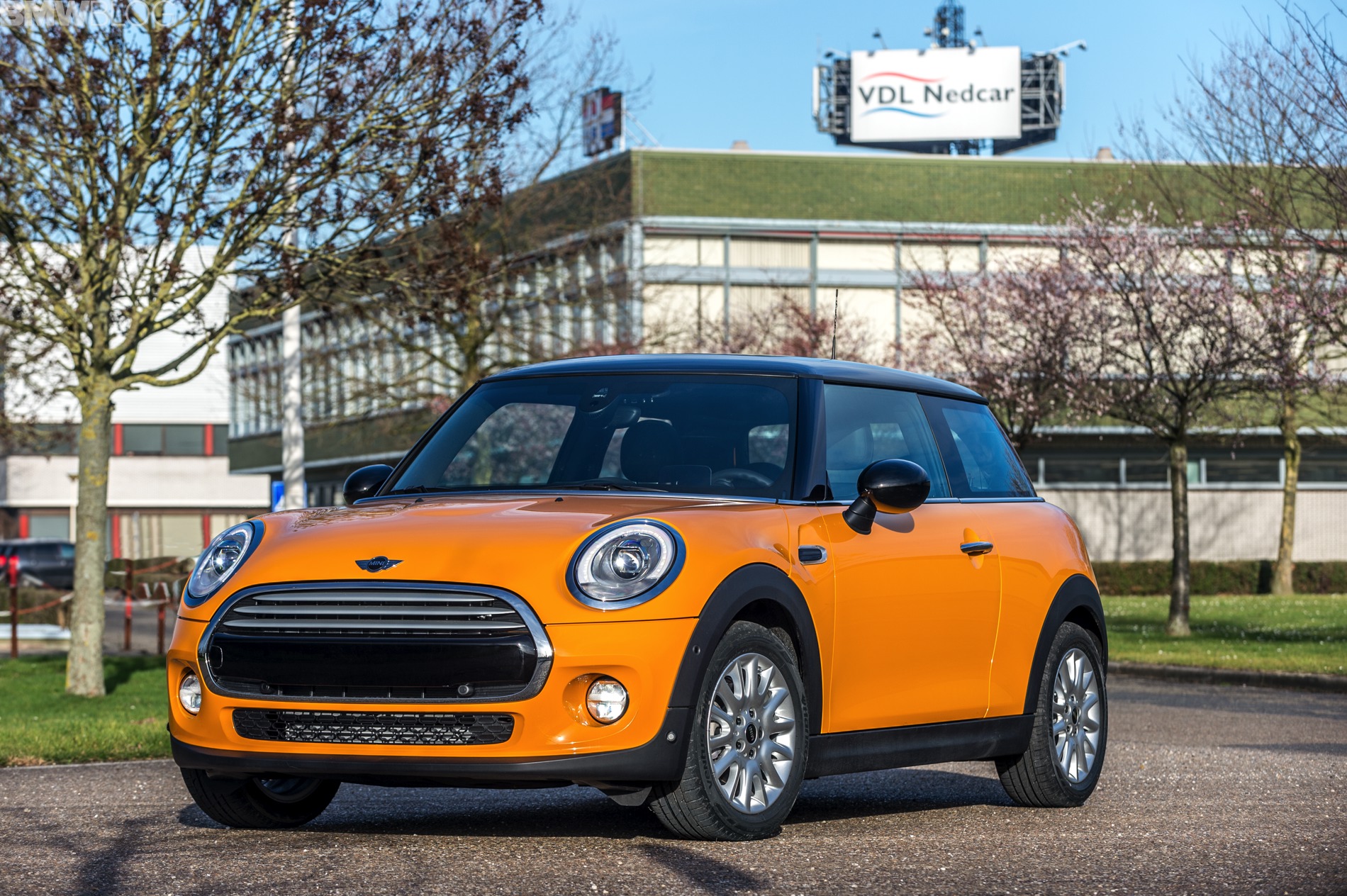 Where are bmw minis built