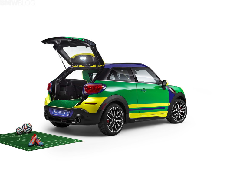 The MINI Paceman GoalCooper   Special Edition for 2014 World Cup in Brazil