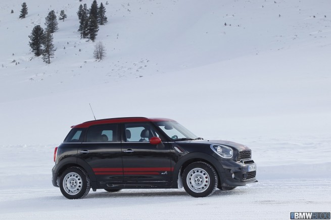 mini-jcw-countryman-09