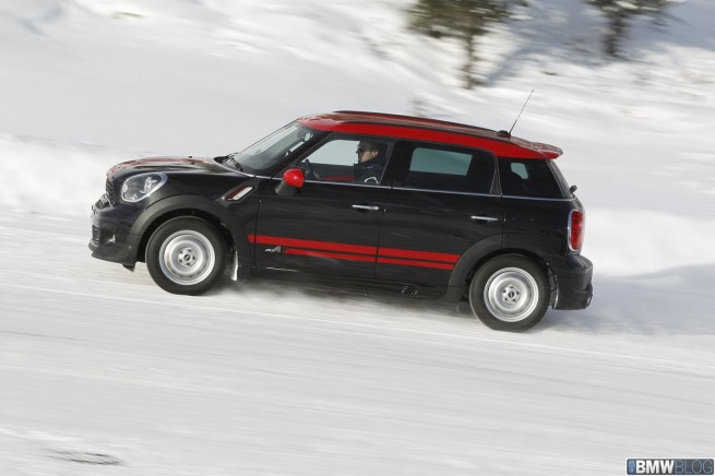 mini-jcw-countryman-11