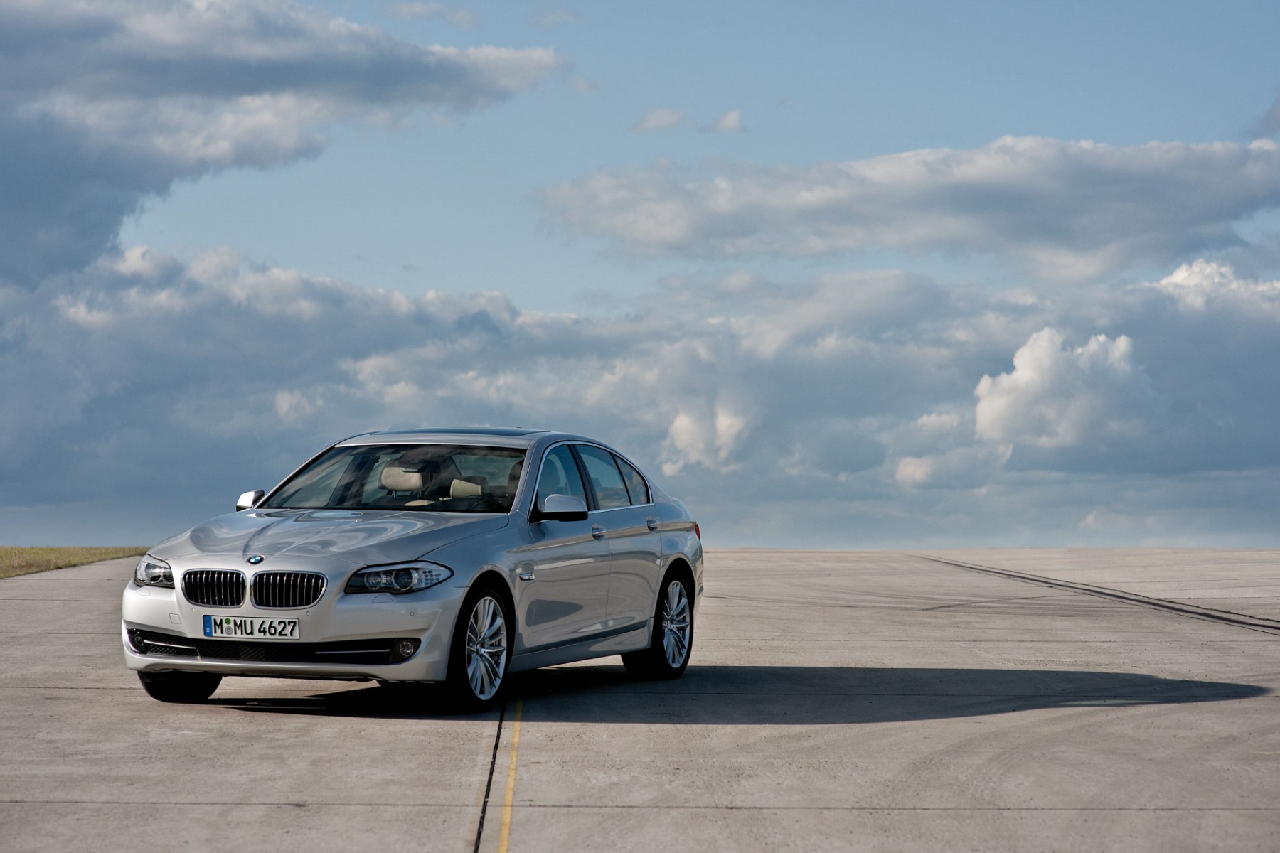 2011 Bmw 5 series wallpaper #7