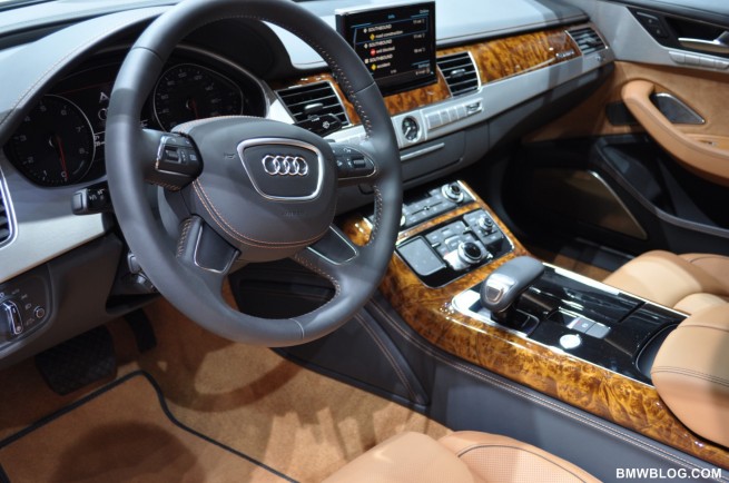 photos-2011-detroit-auto-show-13