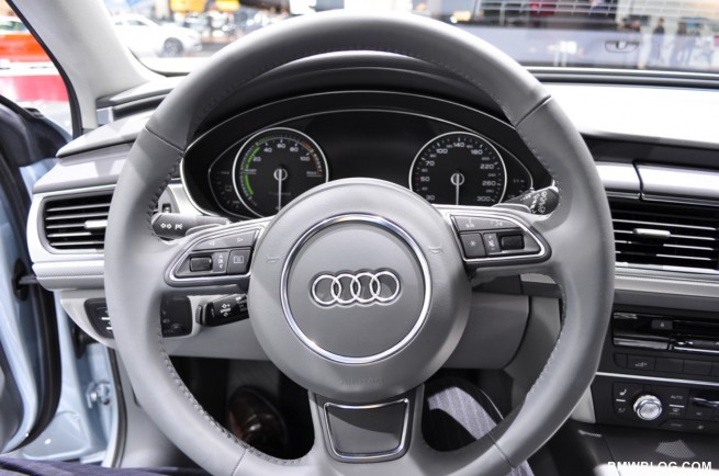 photos-2011-detroit-auto-show-38