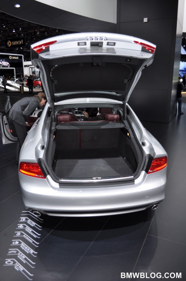 photos-2011-detroit-auto-show-40