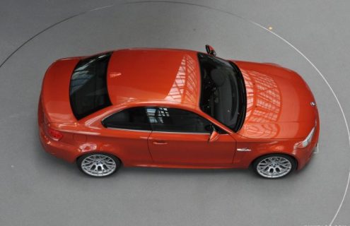Bloomberg: BMW 1M – “Jacked-Up Coupe Has Swagger, Muscleman Delts, Abs”
