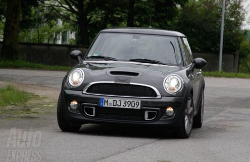 2011 MINI Cooper S Facelift spotted with almost no camouflage 2