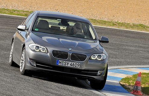 2011 BMW 5 Series - Video review and some drifting