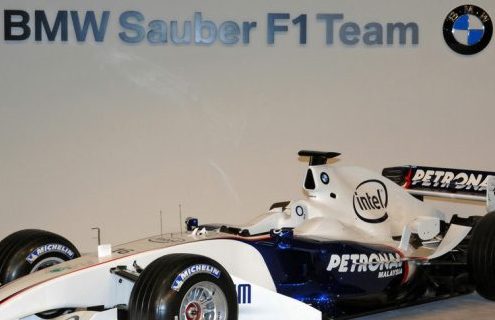 Sauber buys back BMW F1 team