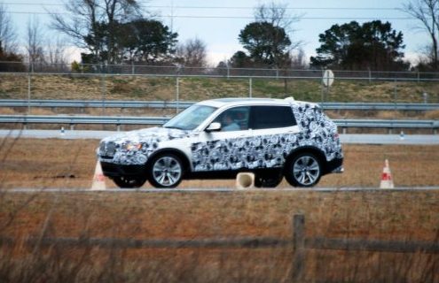 Spy Photos: 2011 BMW X3 in motin on the race track