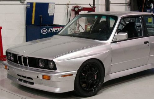BMW owner fits a V10 engine into an E30 M3