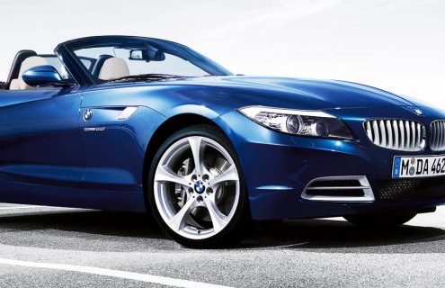Top Gear reviews the BMW Z4 and compares it against the Nissan 370Z