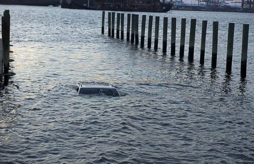 BMW Super Bild Of The Day: BMWs can’t swim