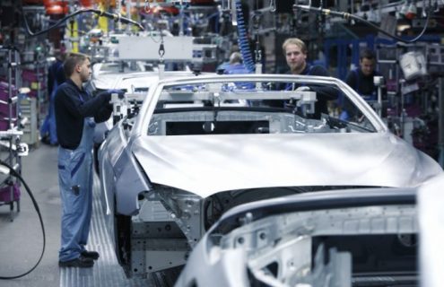 BMW plans to hire 2,000 employees in 2011