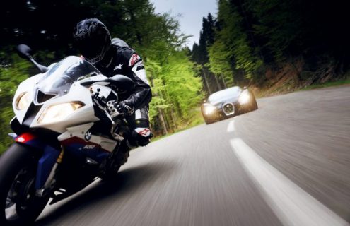 2010 Bugatti Veyron 16.4 vs. 2010 BMW S 1000 RR
