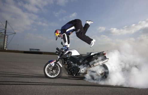 Streetbike Freestyle show with Chris Pfeiffer