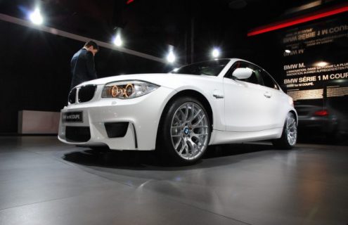 Video: 2011 Geneva - BMW 1M Coupe in Alpine White