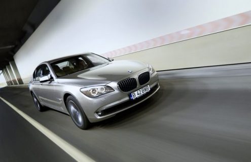 AutoEvolution drives the 2010 BMW 740d