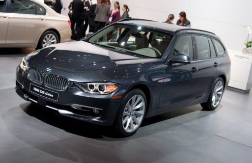 Video: BMW 328i xDrive Touring at 2013 Detroit Auto Show
