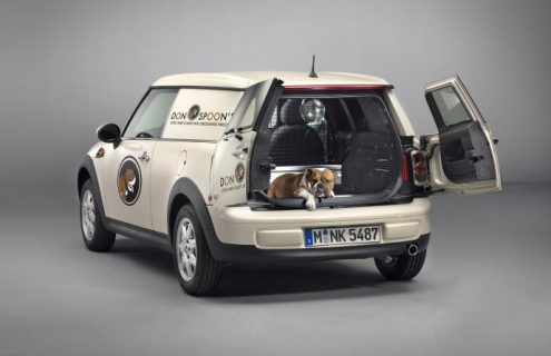 MINI Clubvan gets ready to roll up