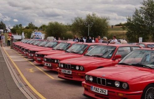 Video: BMW E30 M3 vs BMW 320d