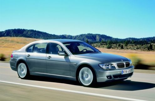 BMW recalling 7-Series vehicles over software glitch