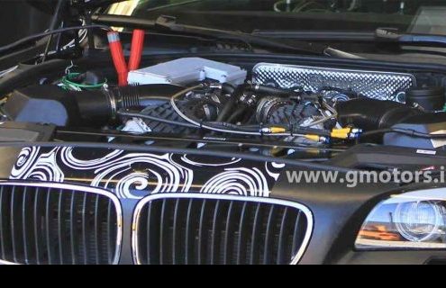 2012 BMW M5 shows its engine for the first time