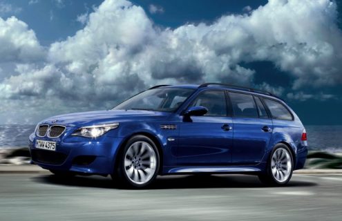 Video: BMW M5 Touring takes on the Aston Martin DBS