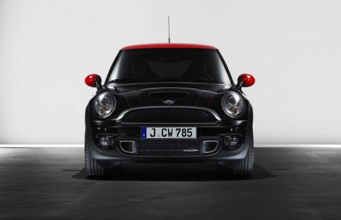 2011 MINI Cooper S Facelift spotted with almost no camouflage 