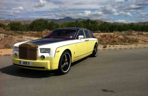 Video: Rolls-Royce owner can’t figure out what color he wants