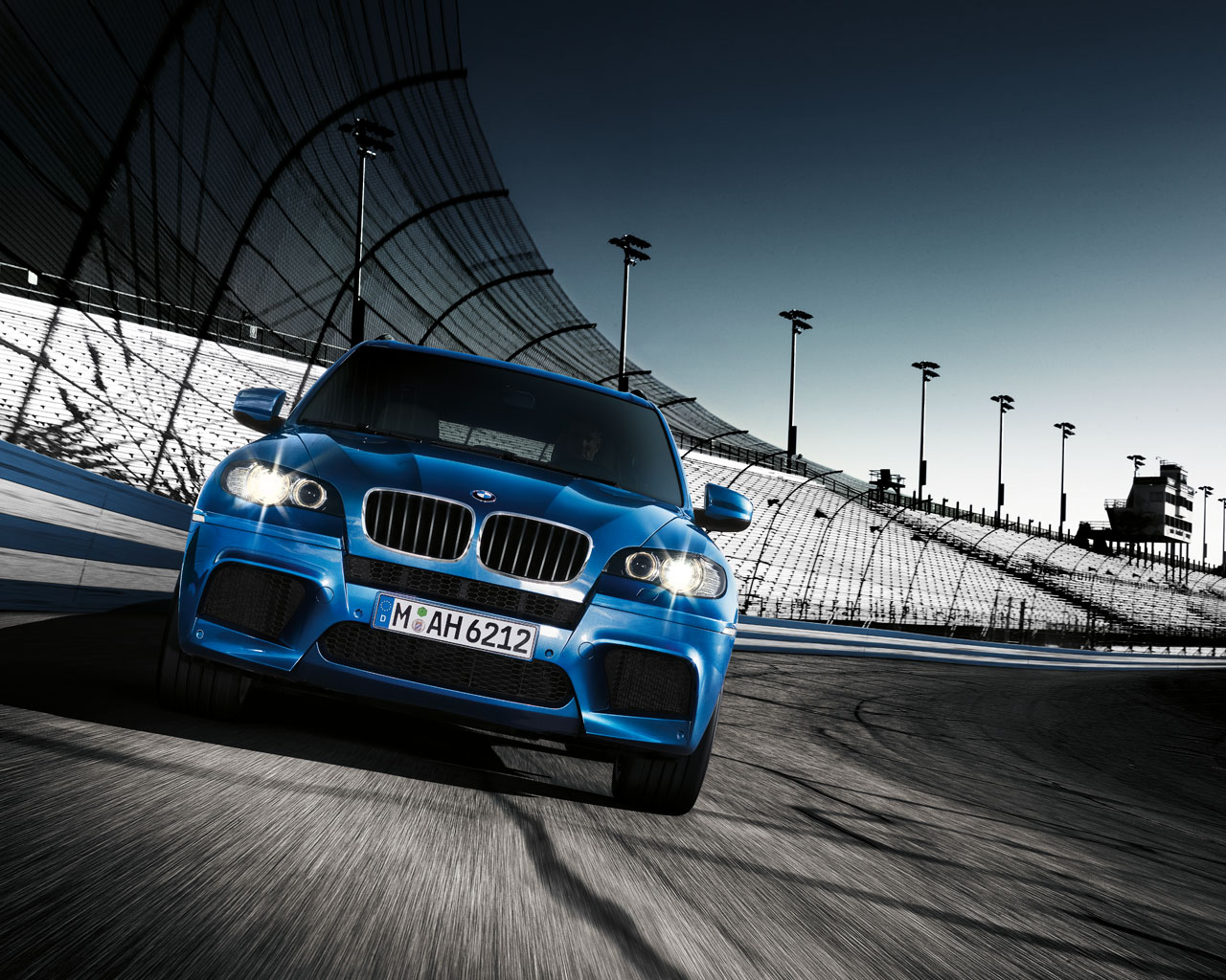 Wallpapers: BMW X6 M and BMW X5 M