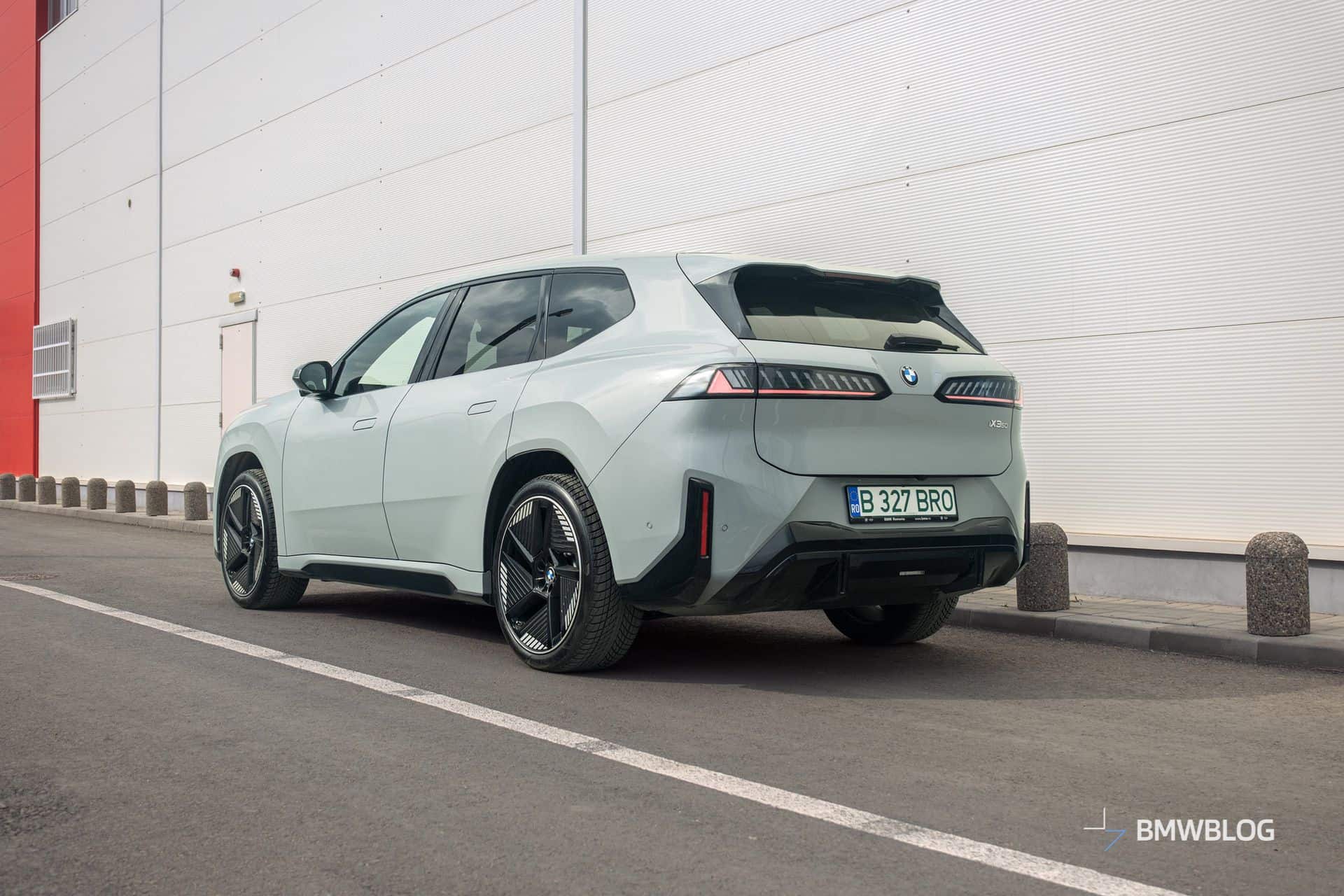 2026 BMW IX3 50 XDRIVE REVIEW 11
