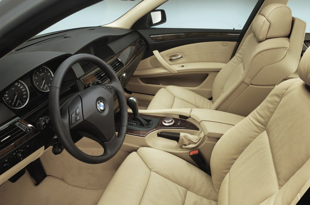 bmw 525i 2004 interior